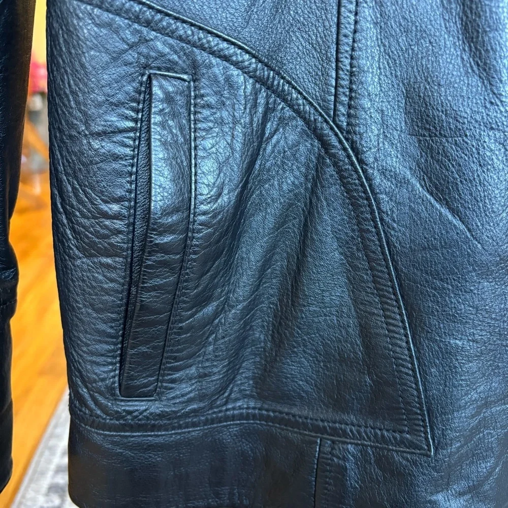 Wilsons Leather Black Zip Front Jacket Women’s Medium Genuine Leather Classic M
